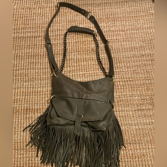 Cut ‘N Paste Lia Saddlebag w/Chain - Picture 5 of 8